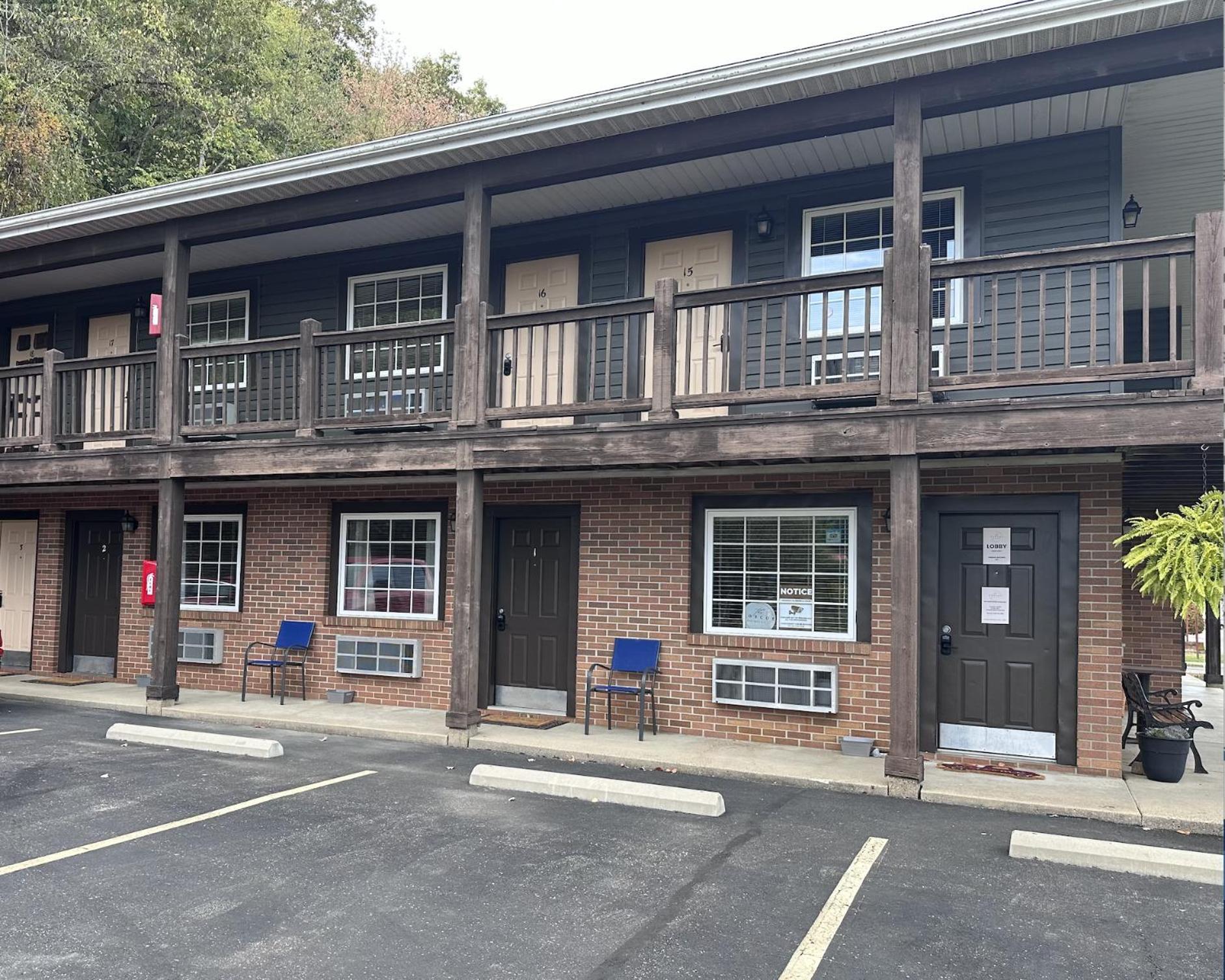 The Roscoe Boutique Motel Coshocton Eksteriør billede